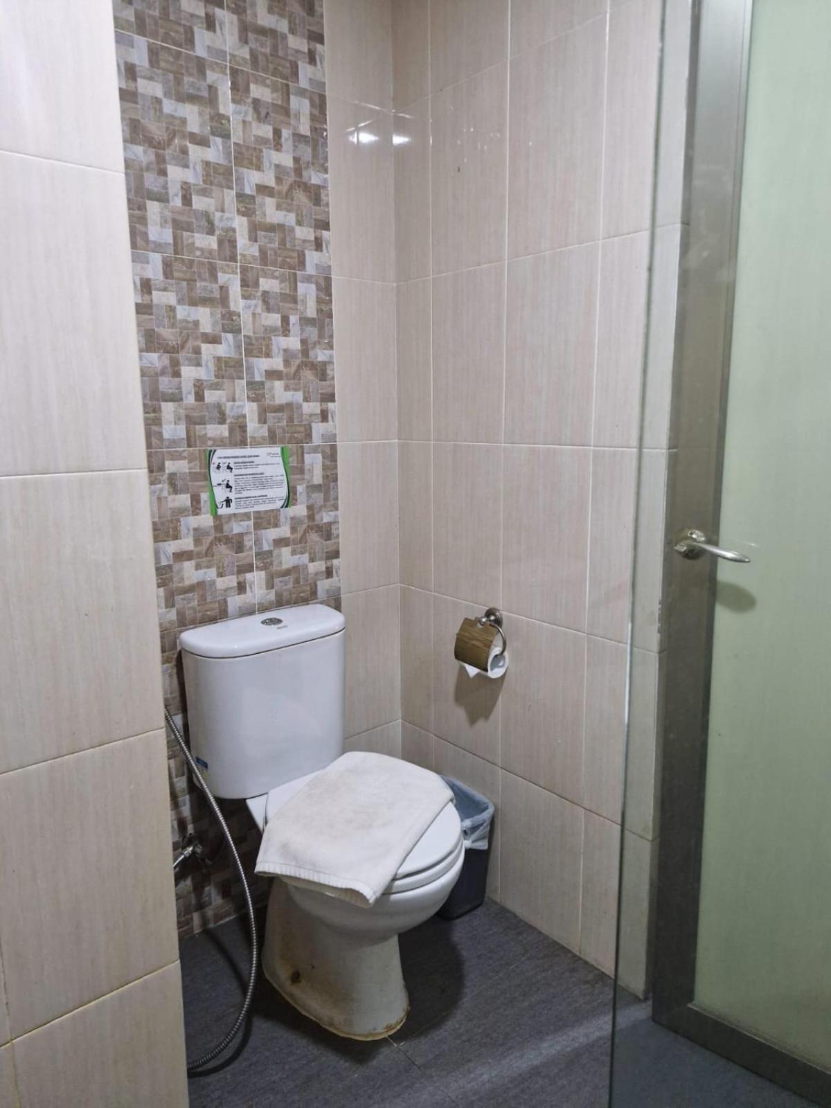 Sp Hotel Batu Aji Exterior photo